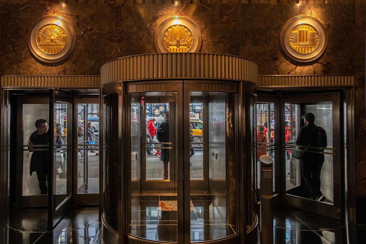 Elegante art deco gordijnen in rijke kleuren.