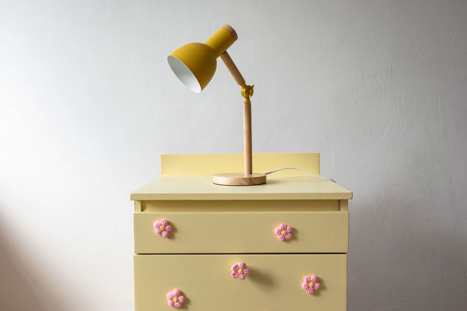 Vintage tafel hersteld met moderne touches. Vintage tafel hersteld met moderne touches.