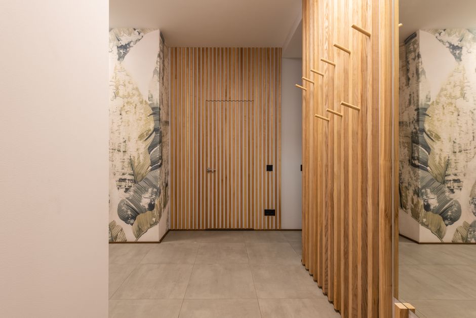 Modern bamboepaneel in rustgevende woonruimte decor.